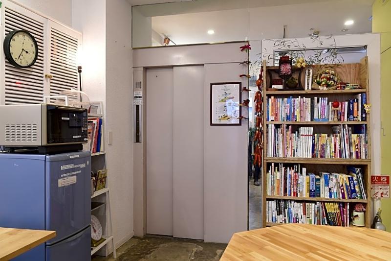 Beehive Hostel אוסקה מראה חיצוני תמונה